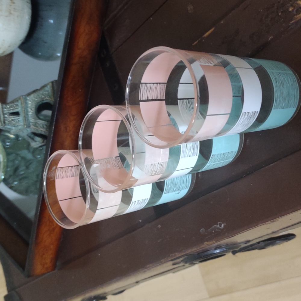 Pastel Ribbon Vintage Glasses - Picture 2 of 4